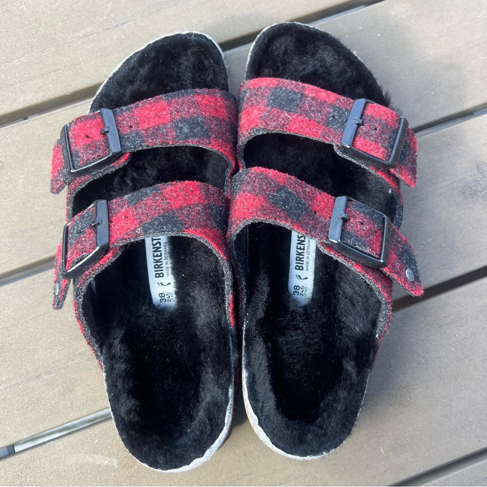 NWOT Birkenstock Arizona Rivet Red Plaid Sandal, size 8 / 38